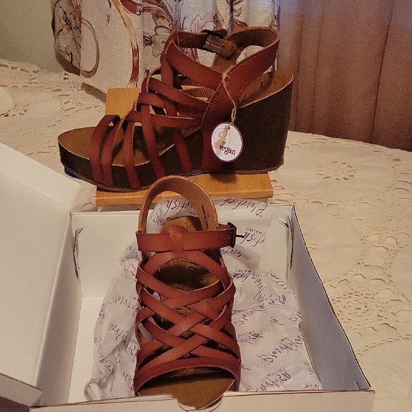 Women's Brown Wedge Sandals - Picture 2 of 6